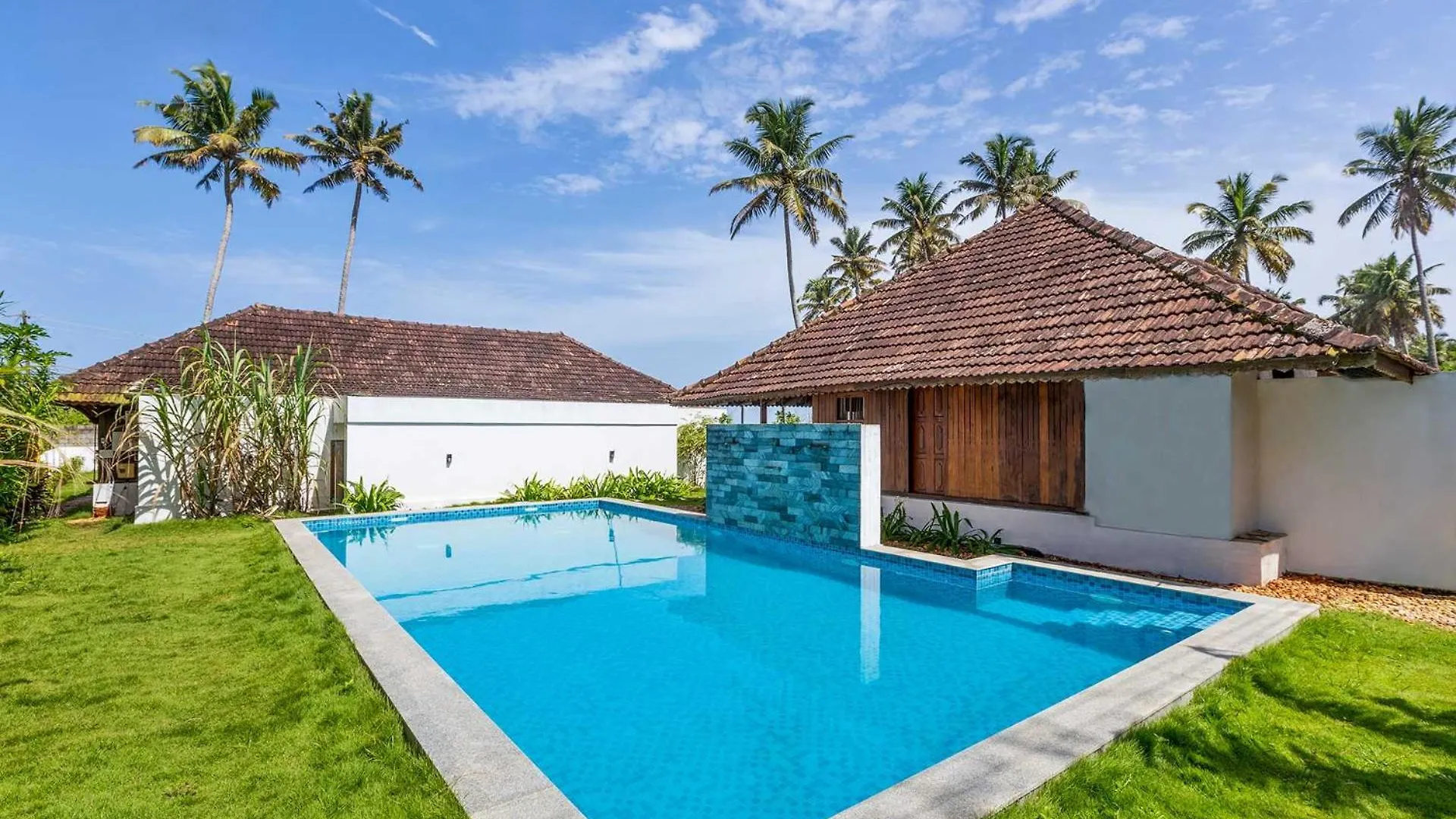 Deshadan'S Tarangi Beach Villas,Marari Mararikulam