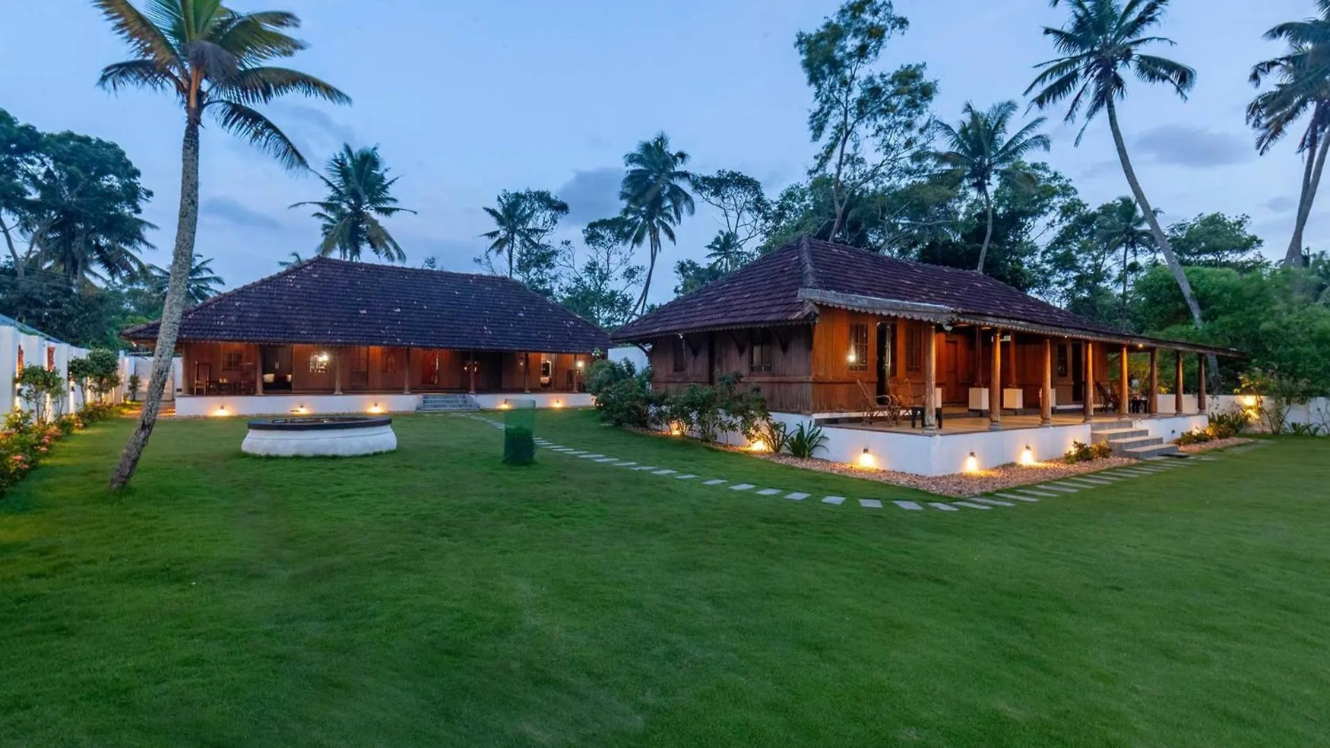 Deshadan'S Tarangi Beach Villas,Marari Mararikulam