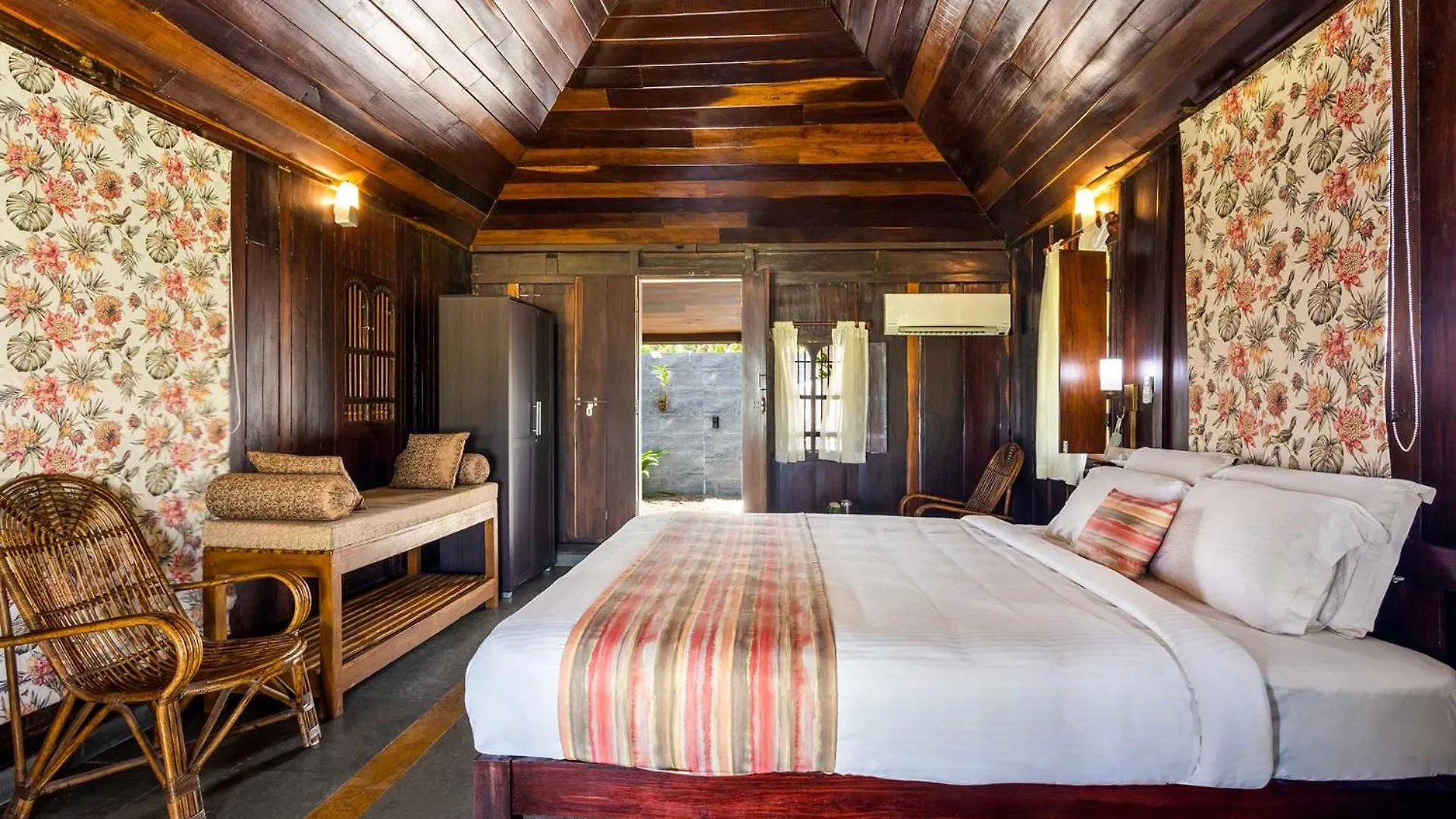Deshadan'S Tarangi Beach Villas,Marari Mararikulam Bed & Breakfast