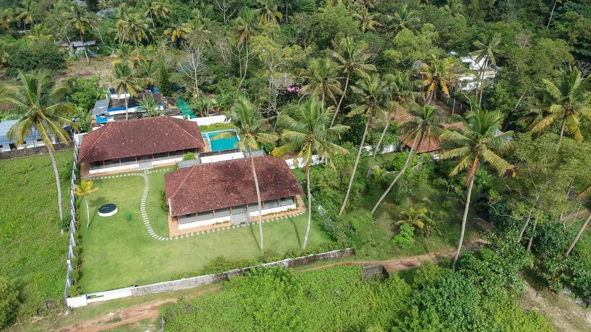 Deshadan'S Tarangi Beach Villas,Marari Mararikulam