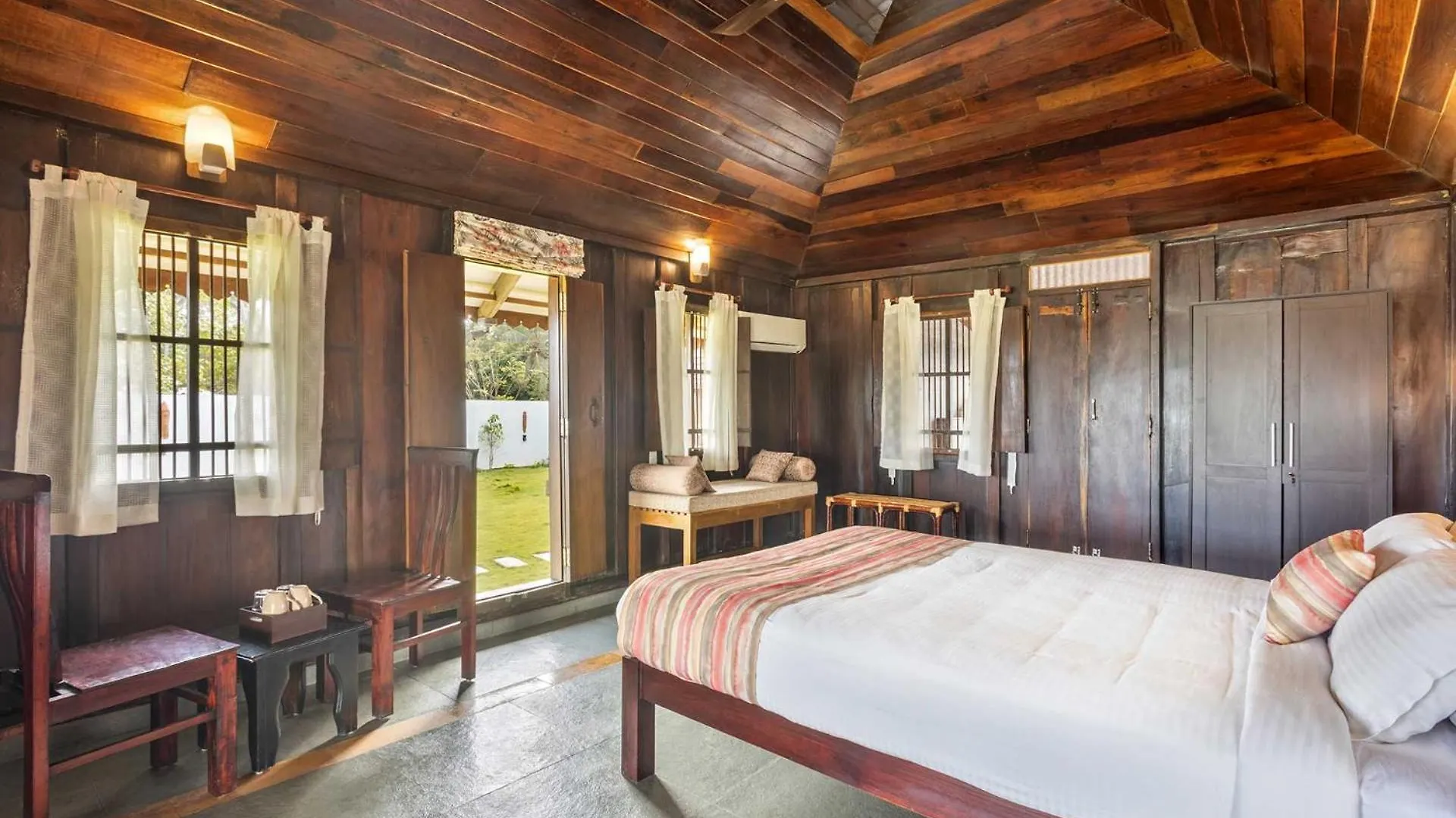 Deshadan'S Tarangi Beach Villas,Marari Mararikulam Bed & Breakfast